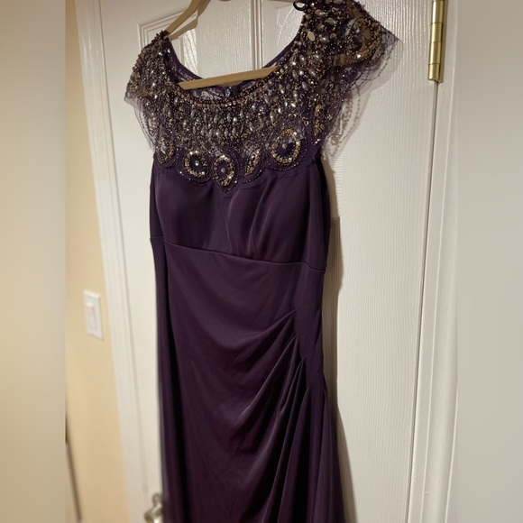 Xscape Brand Size 12 Plum Color Long Gown - Picture 13 of 13